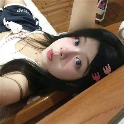 阳台上的女人们
